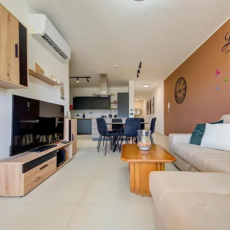 Oakville, Valley Views, Private Heated Jacuzzi By Haven & Keys Malta * Xagħra