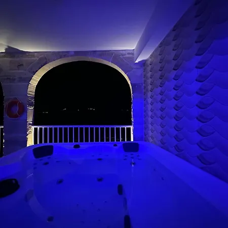 דירה Oakville, Valley Views, Private Heated Jacuzzi By Haven & Keys Malta