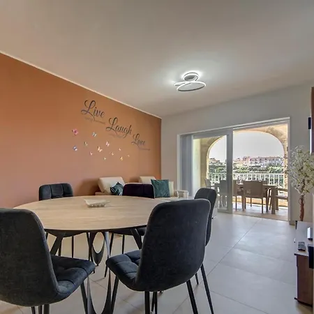 Oakville, Valley Views, Private Heated Jacuzzi By Haven & Keys Malta דירה