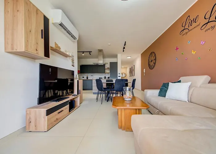 Oakville, Valley Views, Private Heated Jacuzzi By Haven & Keys Malta * Xagħra